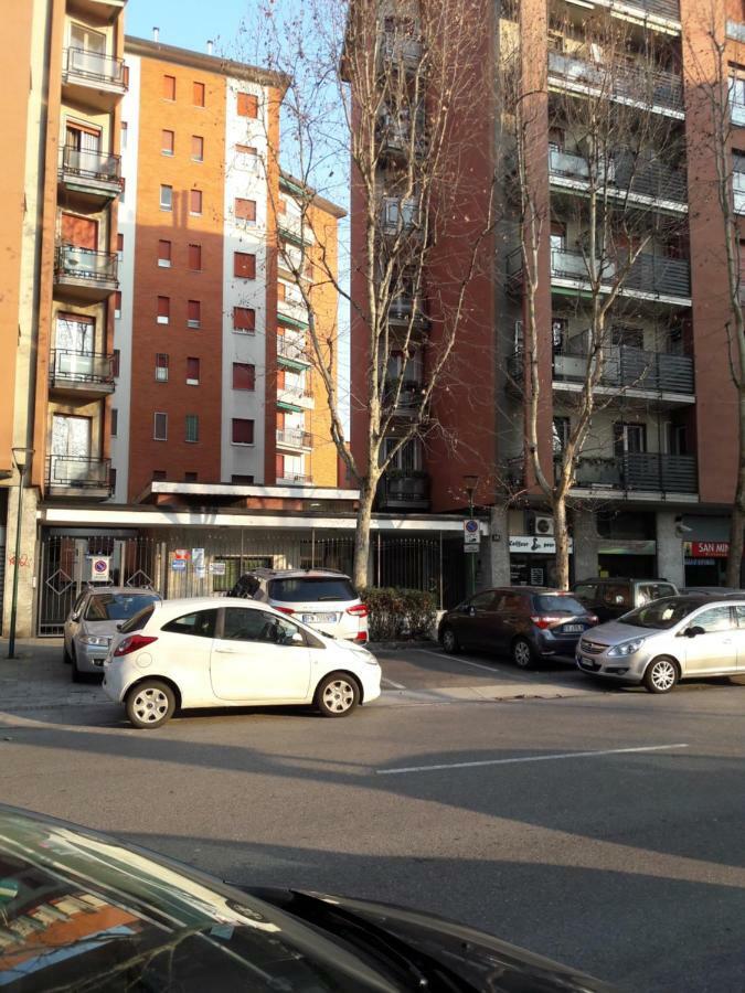 Grazioso Bilocale A 100 Mt Dalla Metropolitana Сесто Сан Джовани Екстериор снимка